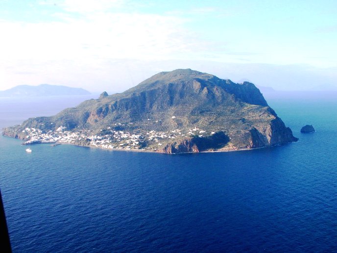 Stromboli with a stop in Panarea